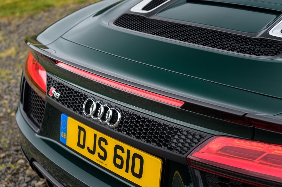 Детали экстерьера Audi R8 Spyder V10 Plus 2017 года  (UK) (фото 14 из 40)